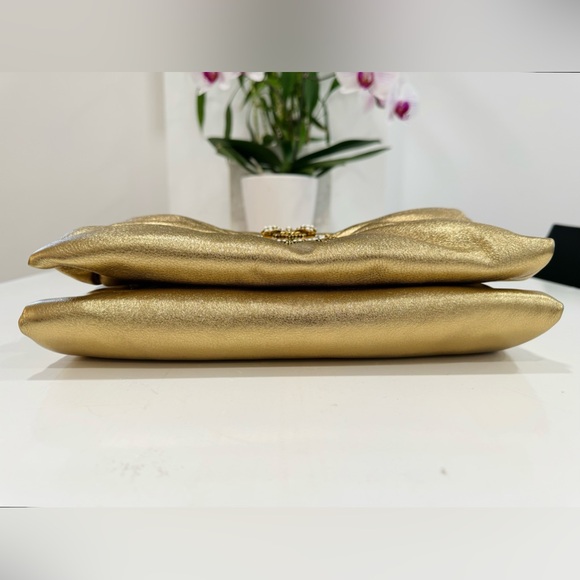 Dolce and Gabbana Medium foiled calfskin Devotion Soft Cluch Bag - Picture 9 of 16